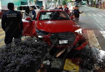 Choca su Audi en Paseo Tabasco y agrede a policías para evitar ser arrestado