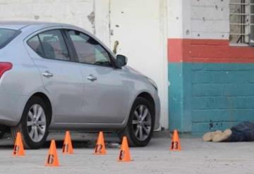 Comando ejecuta a velador, despachador y clientes en gasolinera