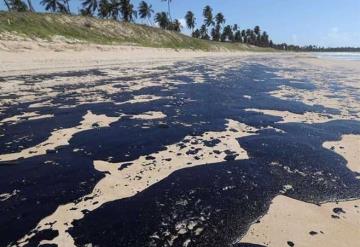 Aparecen nuevas manchas de petróleo en el litoral nordeste de Brasil