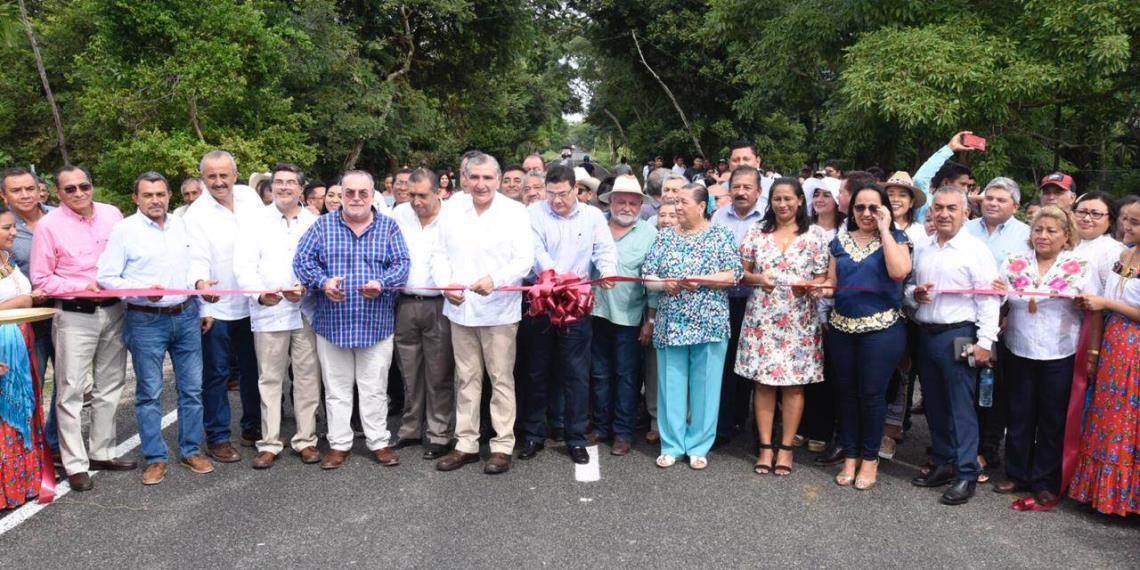 Inauguran la rehabilitación de la carretera Zapatero-Jonuta