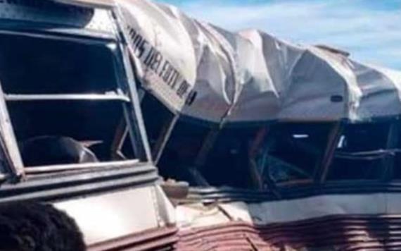 Al menos 5 muertos por un tren que embistió un camión con jornaleros