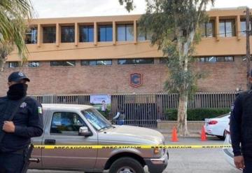 Detienen al abuelo del niño que realizó tiroteo en colegio Cervantes de Torreón