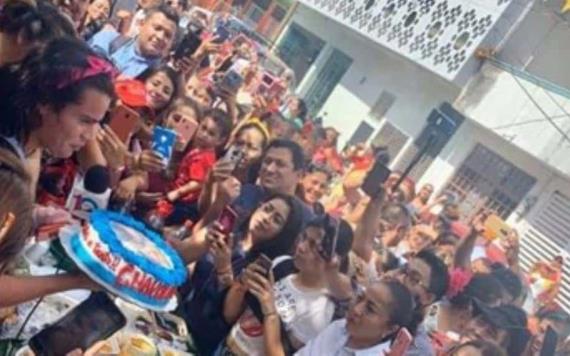Chavolín celebra su cumpleaños; reúne a decenas de personas