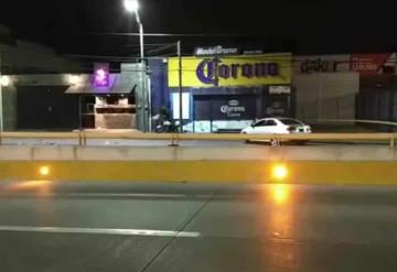 Asesinan a una mesera y un cliente en un bar de Guanajuato