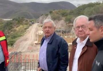 Promete AMLO 280 caminos para Oaxaca