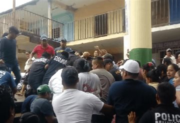 Pobladores encarcelan a edil en Oaxaca, lo acusan de participar en un asesinato