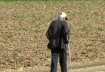 4 hombres entran a un kinder y abusan del velador de 72 años