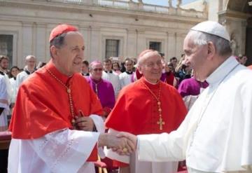 Rechaza papa Francisco posibilidad de permitir que hombres casados sean sacerdotes