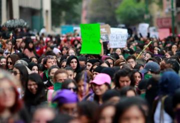 Concluye marcha feminista en el ángel de la independencia