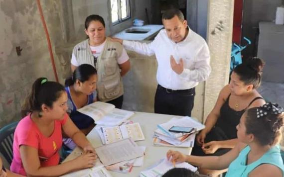 Buscan que 14 mil 856 personas logren concluir sus estudios de educación básica en Tabasco