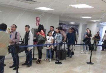 Colocan filtro de vigilancia sanitaria internacional en el aeropuerto de Villahermosa