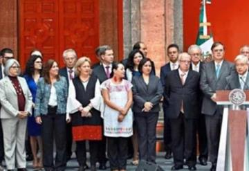 AMLO atiende tema prioritarios con su gabinete