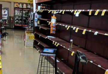 Abuelita es captada llorando en supermercado por que no había nada