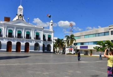 Turistas estadounidenses pasean en la capital tabasqueña