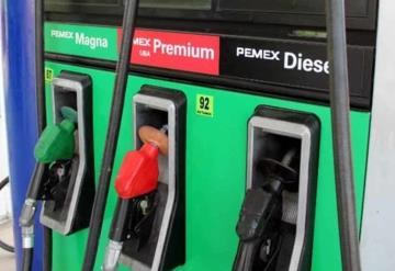 Llama AMLO  a gasolineros a que mantengan los precios de los combustibles bajos