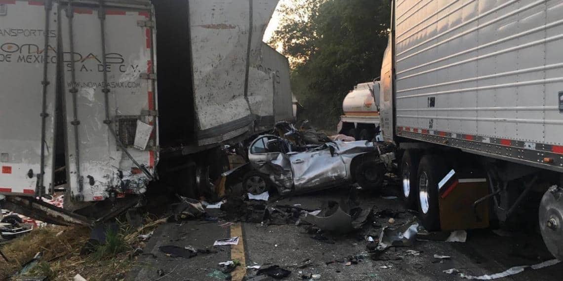 Trágico accidente en carretera  Cárdenas - Coatzacoalcos