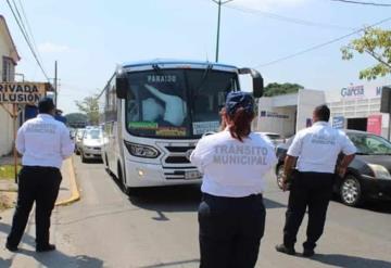 Sancionan a transportistas de Comalcalco por sobrecupo