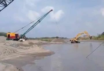 Continúa desazolve en el tapón con la finalidad de abastecer agua: gobernador Adán Augusto