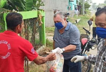 Alcalde de Jonuta entrega despensas casa por casa por emergencia sanitaria