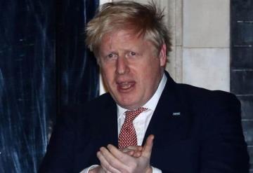 Agradece Boris Johnson al personal de salud por ‘salvar su vida’ del coronavirus