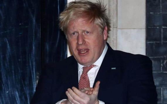 Agradece Boris Johnson al personal de salud por ‘salvar su vida’ del coronavirus