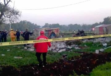 Muere un hombre tras explosión de polvorín en Tultepec, Estado de México