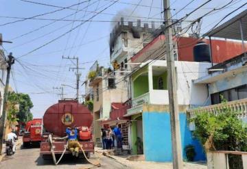 Se calcina cuarto de una casa en el municipio de Centro