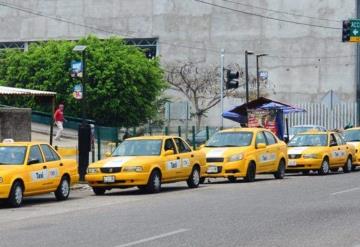 Se quejan usuarios de taxis por aumento de tarifas por parte de algunos taxistas