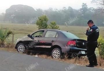 Ejecutan a taxista en Comalcalco; sicarios abandonan el carro en el que huyeron