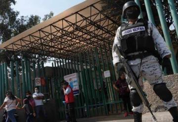 Denuncian robo hormiga de equipos de protección, IMSS lo niega