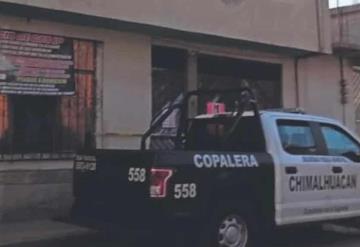 Hombre le dispara en la cabeza a su esposa y se suicida; su esposa sobrevive