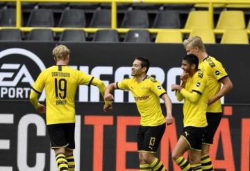 Dortmund golea 4-0 al Schalke en regreso de la Bundesliga