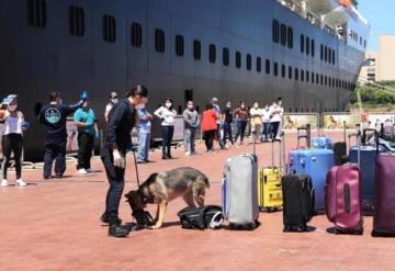 Desembarcan en puertos nacionales 86 mexicanos que estaban varados en cruceros por coronavirus