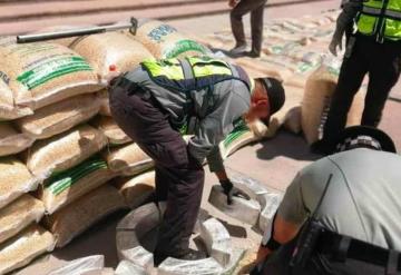 Encuentran 740kg de droga oculta en costales de maíz