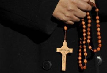 Acusan a sacerdote de ofrecerle dinero a jóvenes para que tengan sexo con él