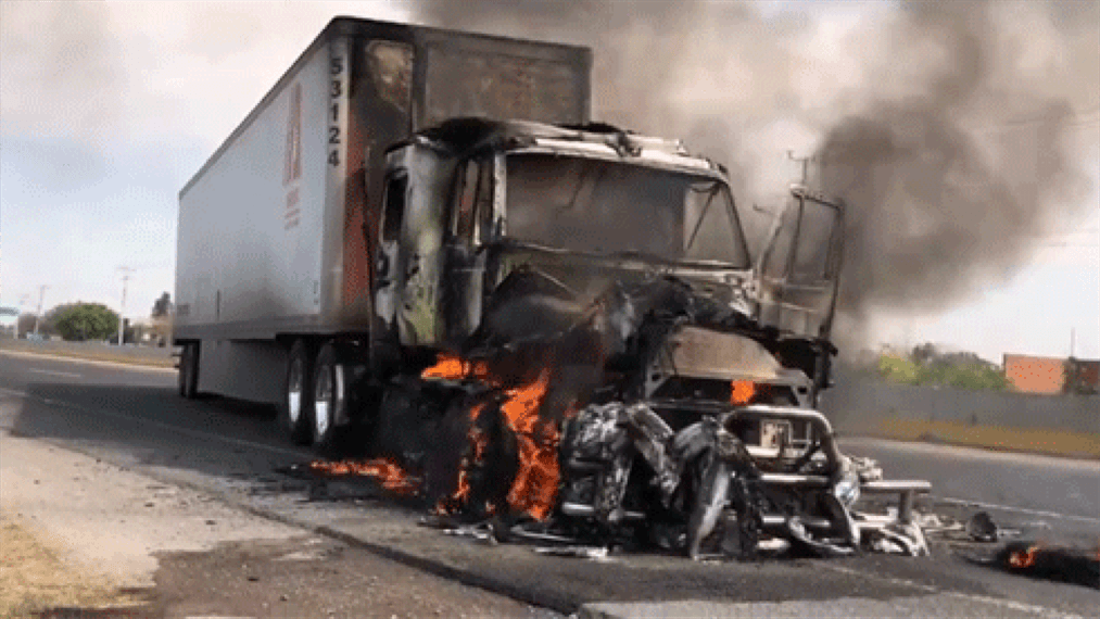 Fotogaleria: Grupos delictivos queman autos y comercios en Guanajuato