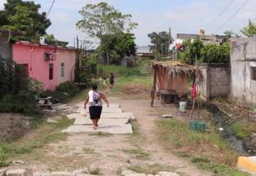 Alcaldesa da banderazo a pavimentación de 9 calles en Tecolutilla Comalcalco