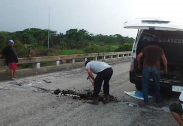 Conductores particulares componen tramos de la vía Jonuta- Frontera en ausencia de autoridades