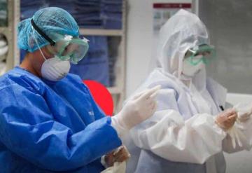 Así luce la mano de un médico tras 10 horas de trabajo con guantes