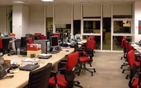 Por austeridad, Secretaría de Economía quita computadoras a algunos empleados