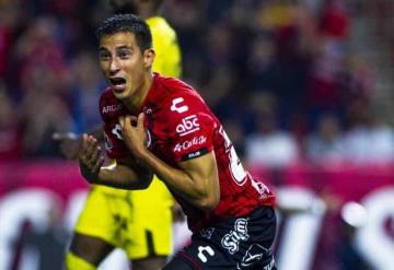 Mauro Lainez firma contrato con Xolos de Tijuana