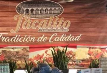 El Jacalito dona alimentos y material médico a hospital regional