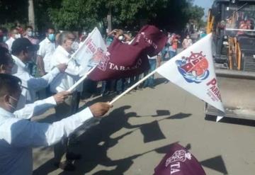 El gobernador de Tabasco da banderazo de inicio de obras e inaugura construcción en Paraíso