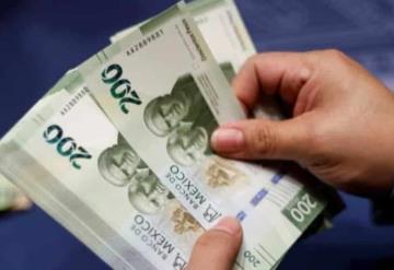 El peso arranca la semana con ligera ganancia