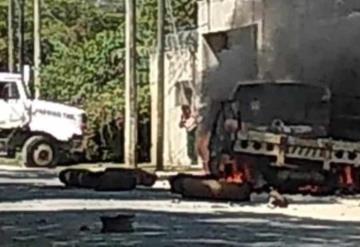 VIDEO: Arde Camioneta repartidora de Gas al explotar los tanques que repartía