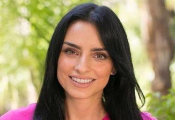 Aislinn Derbez da detalles de su romance con vocalista de Reik