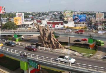 Limpiaparabrisas protagonizan pelea en plena avenida de Villahermosa; se disputaban crucero