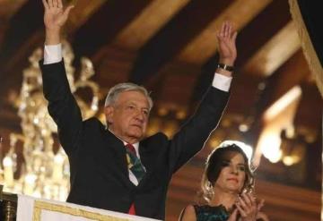 Con 500 personas y antorchas propone AMLO celebración del Grito