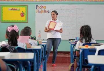 Anuncian fecha y modalidad del regreso a clases