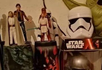 Por desempleo, tabasqueño vende colección de Star Wars